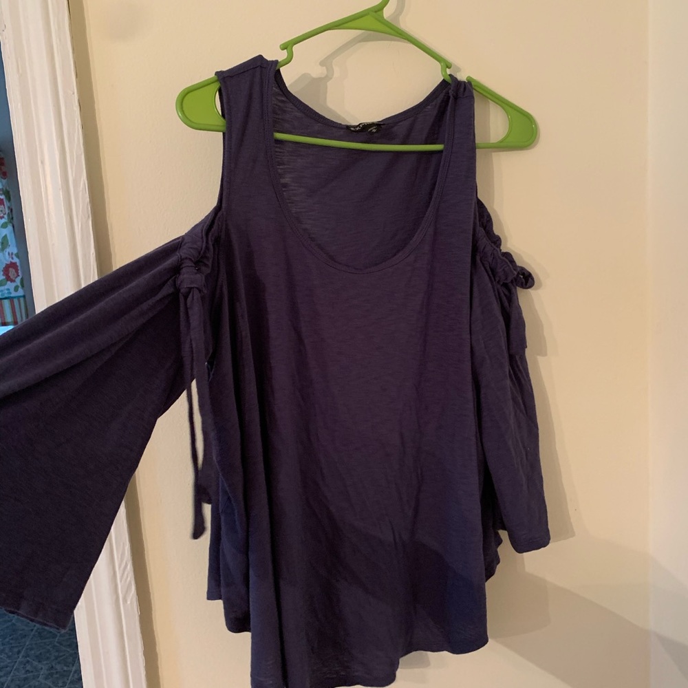 Cold Shoulder Top - Picture 3 of 3